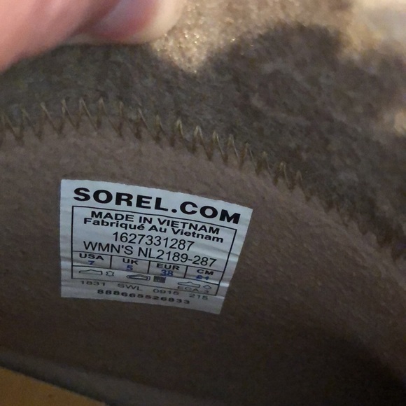Sorel boots - Picture 11 of 12
